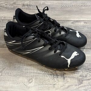 Puma Black & White Soccer Cleats Men’s 10 GUC